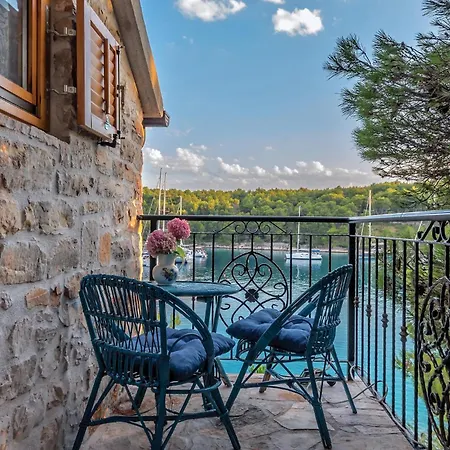 5 Bedroom Stunning In Semesterbostad Milna (Brac)