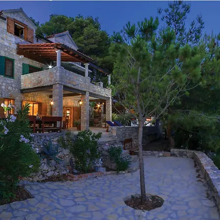 5 Bedroom Stunning In Semesterbostad Milna (Brac)