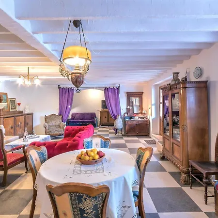 5 Bedroom Stunning In *