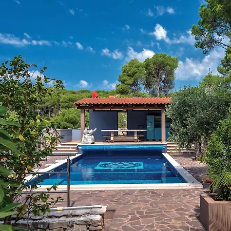 5 Bedroom Stunning In * Milna (Brac)