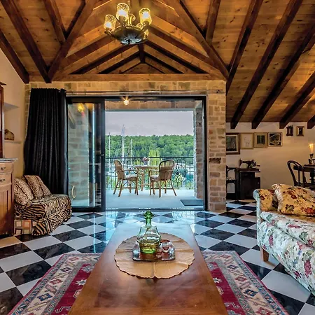 5 Bedroom Stunning In