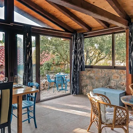 Holiday home 5 Bedroom Stunning In Milna (Brac)