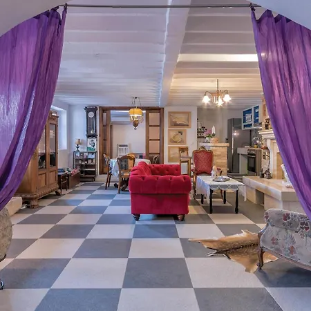 5 Bedroom Stunning In * Milna (Brac)