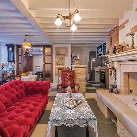 Holiday home 5 Bedroom Stunning In Milna (Brac)